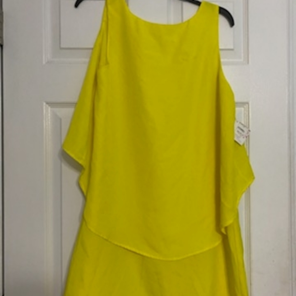 Yellow dress, size medium (6/8). New with tags